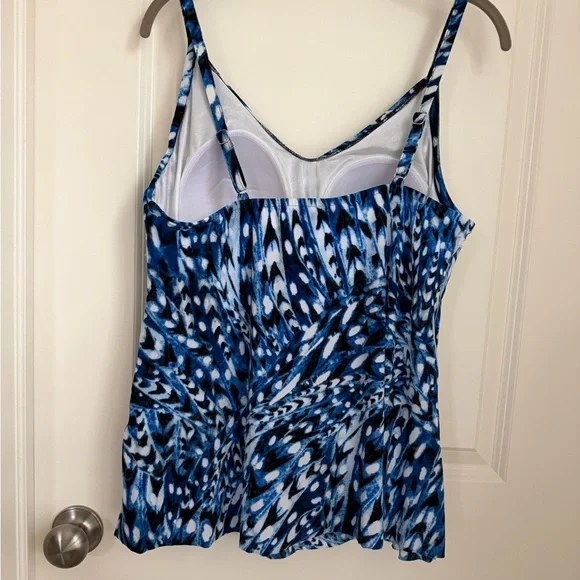 MagicSuit Chloe Tankini Top - Picture 4 of 9